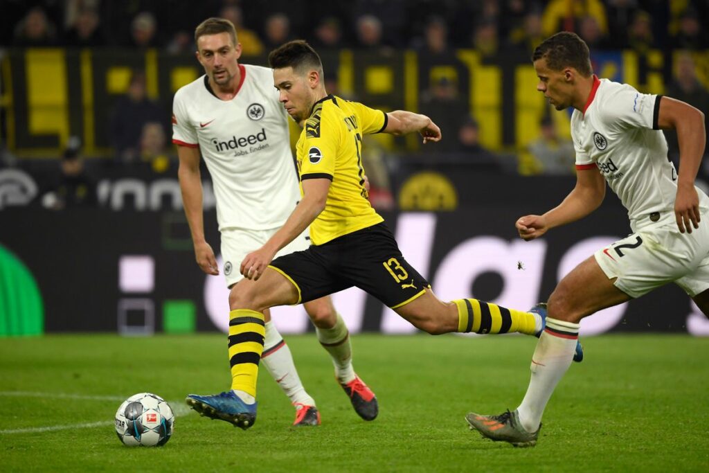 Soi Kèo Eintracht Frankfurt vs Dortmund, 2h30 Ngày 18/01/2025: Trận Cầu Cân Não